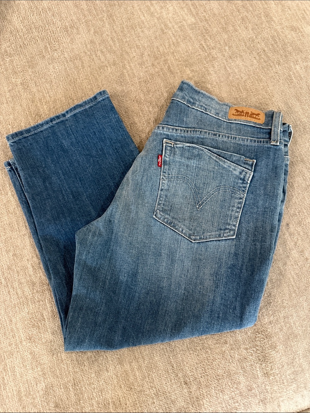 Levi's Women's Medium Blue Straight Leg Jeans